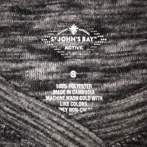 St. John’s Bay Small Gray V-Neck Polar Fleece - Picture 2 of 3